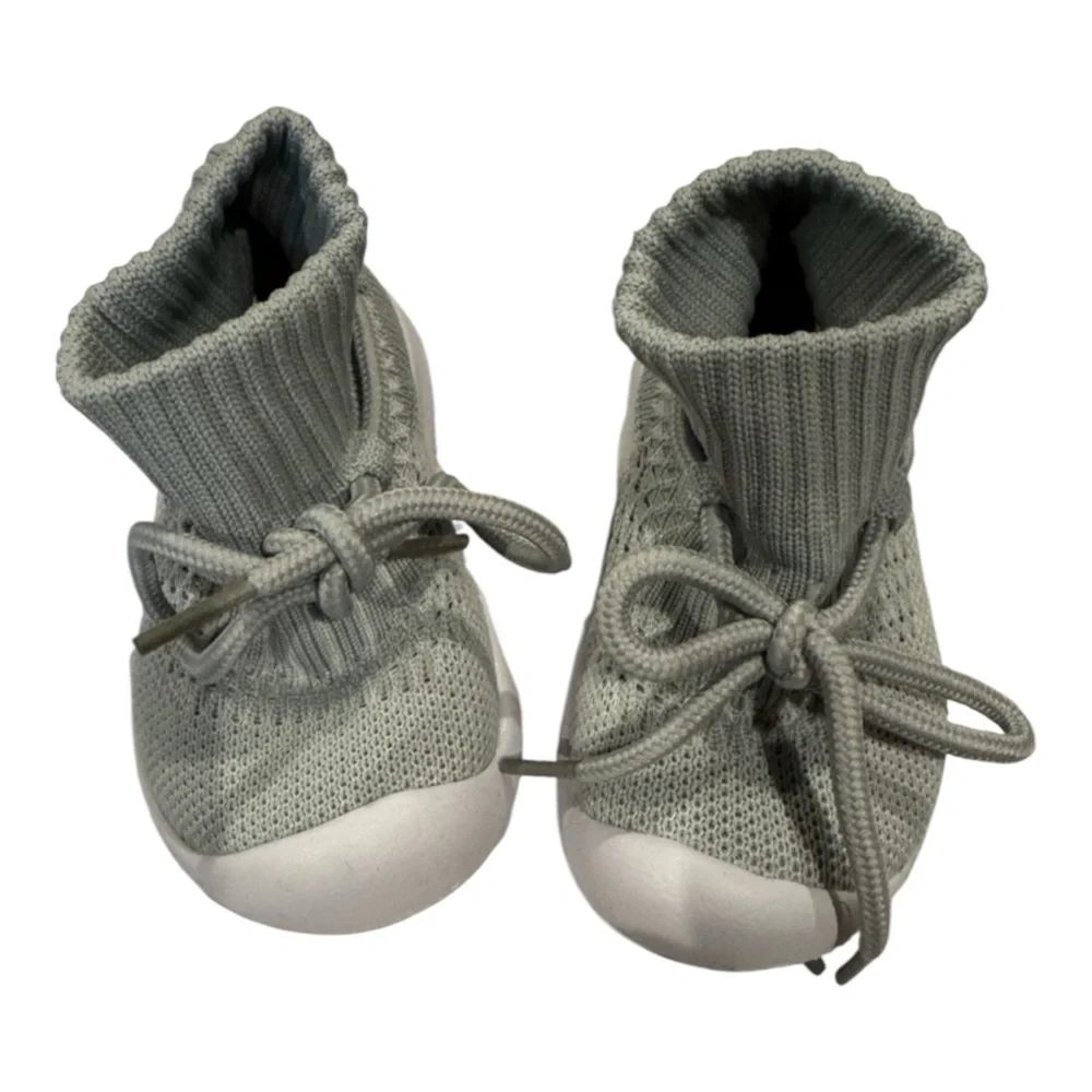 Source Unknown Kids Knit Boots -‎ Gray and White
